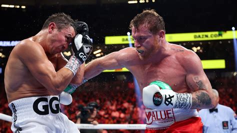 Canelo Alvarez leaves no doubt, defeats Gennadiy Golovkin by  .